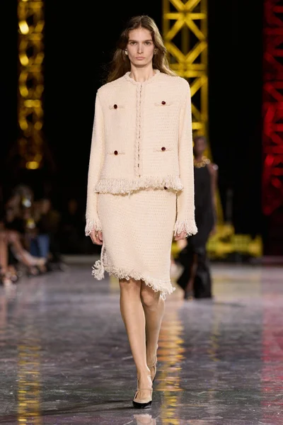 Look 4